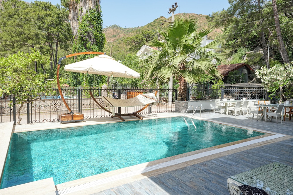 Ada Boutique Hotel Rezervasyon