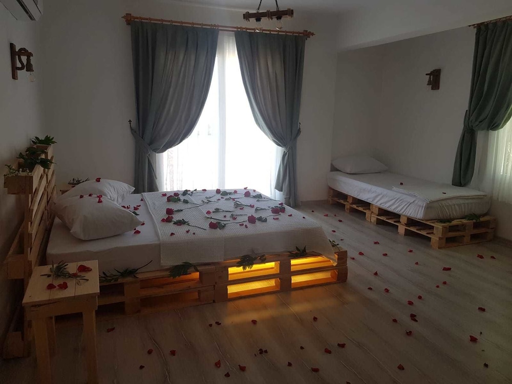 Zeytin Dali Butik Otel Rezervasyon