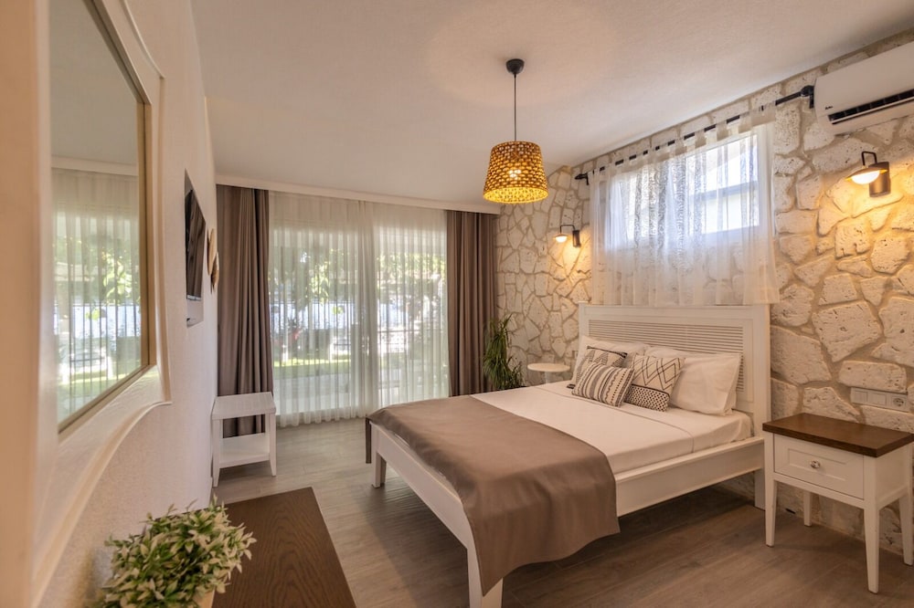 Kiyi Hotel Selimiye Rezervasyon