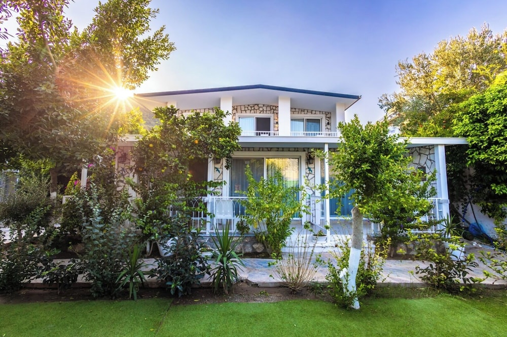 Kiyi Hotel Selimiye Rezervasyon