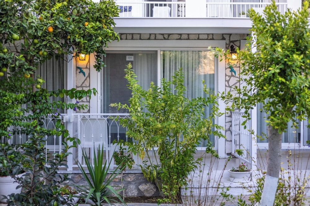 Kiyi Hotel Selimiye Rezervasyon