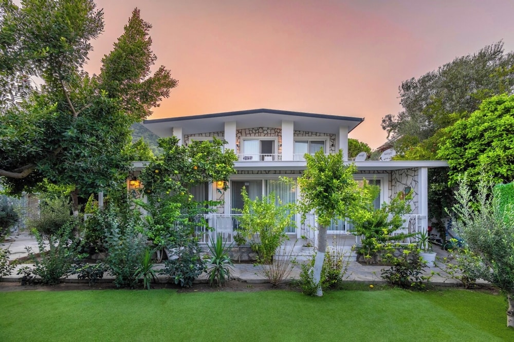 Kiyi Hotel Selimiye Rezervasyon