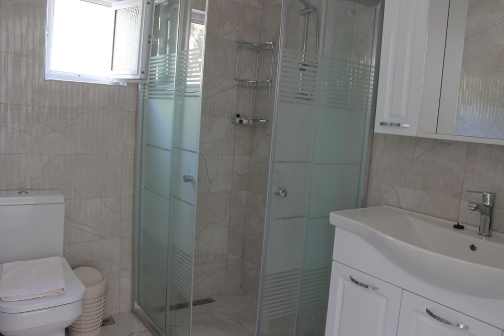 Saranda Beach Pansiyon Rezervasyon