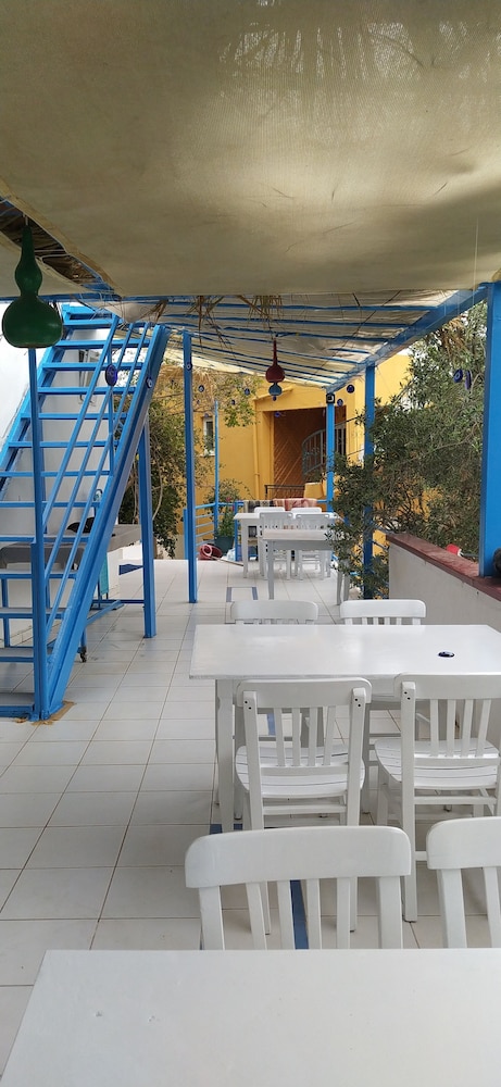 Saranda Beach Pansiyon Rezervasyon