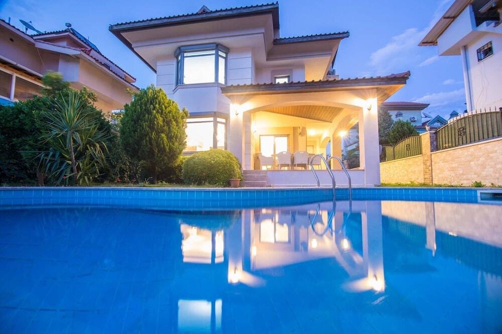 Villa Apple Tree Icmeler Rezervasyon