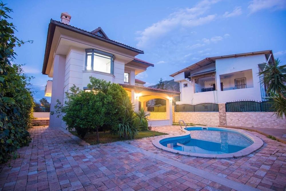 Villa Apple Tree Icmeler Rezervasyon