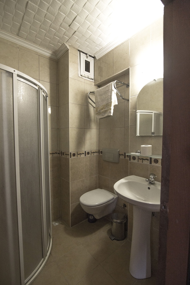 Famous Hotel Marmaris Rezervasyon