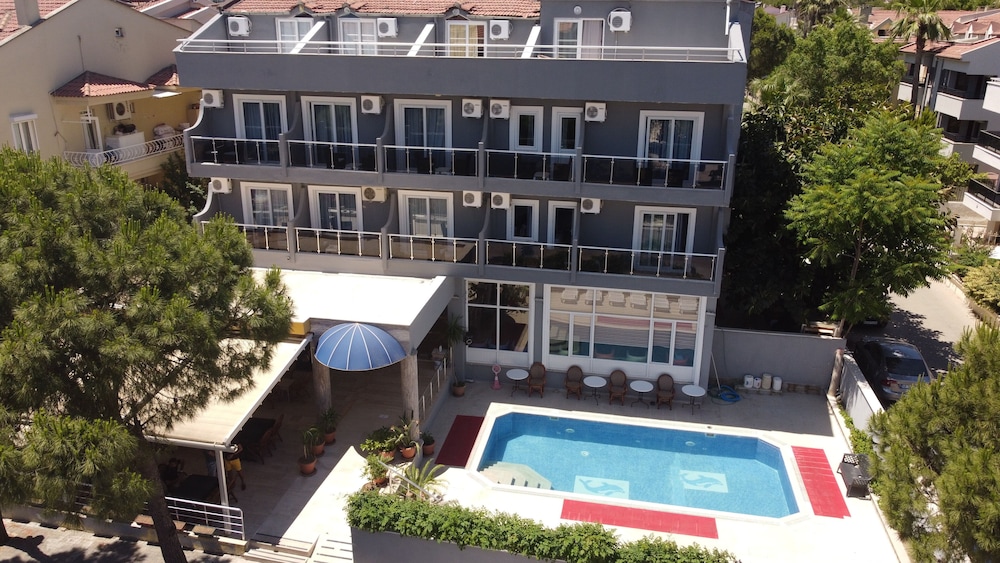 Famous Hotel Marmaris Rezervasyon