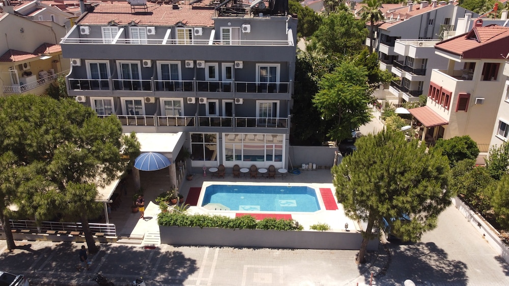 Famous Hotel Marmaris Rezervasyon