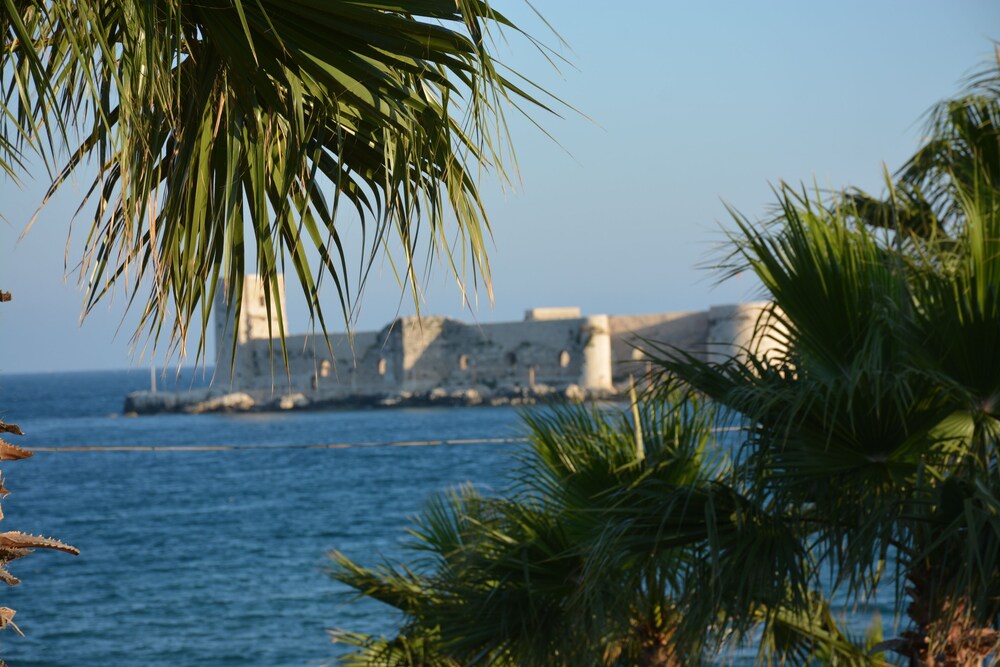 Hira Hotel Rezervasyon