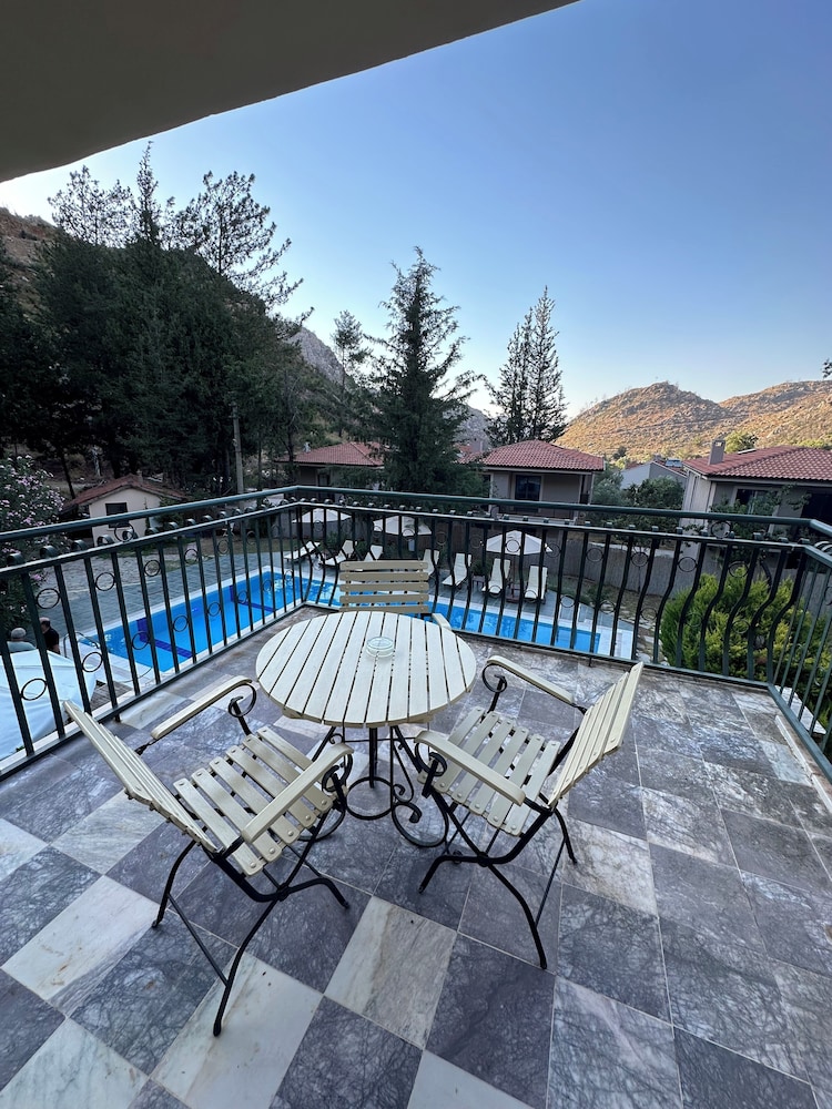 Alp Inn Villas Rezervasyon