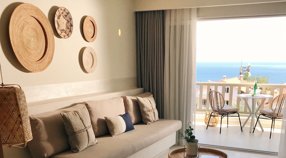 Pilos Deluxe Rezervasyon