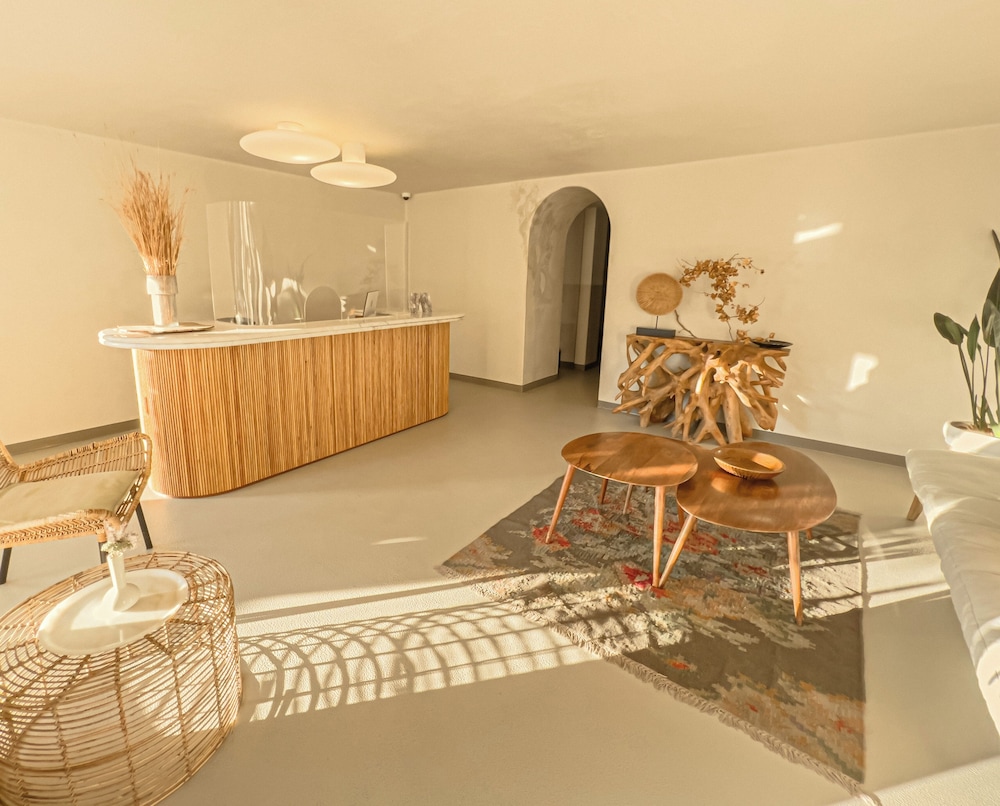 Pilos Deluxe Rezervasyon