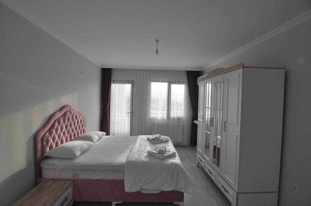 Rosalinda Apartments Rezervasyon