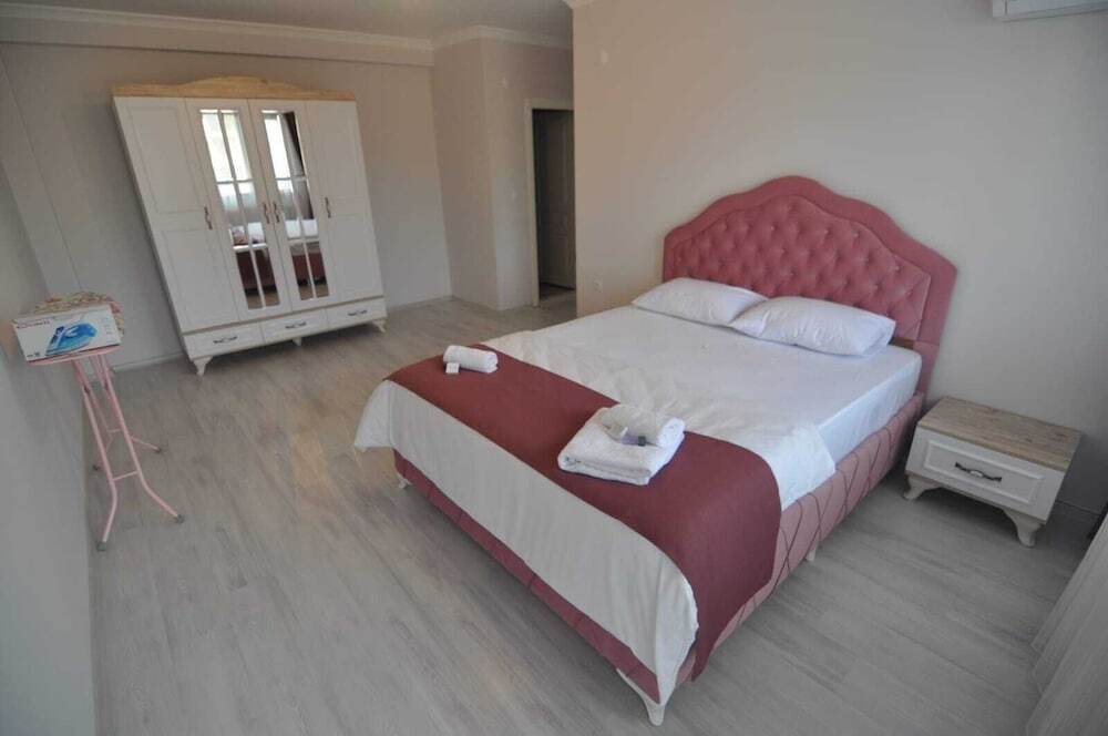 Rosalinda Apartments Rezervasyon