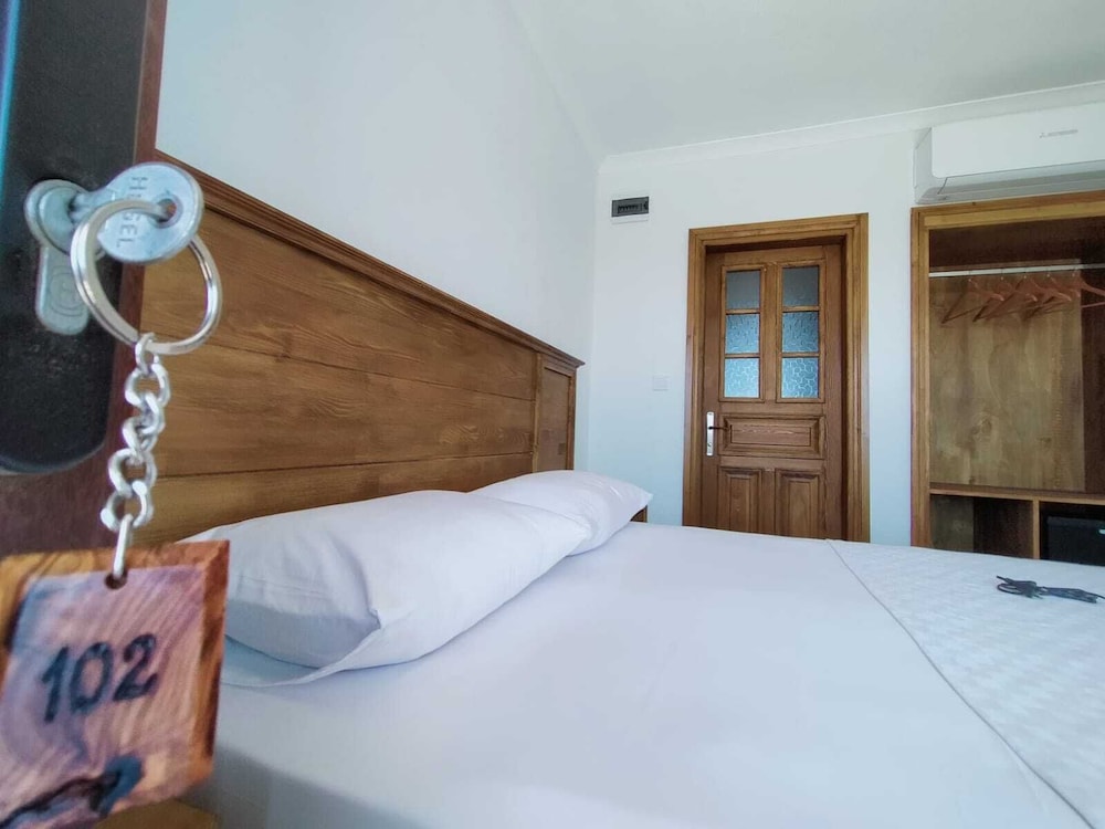 Suna Beach Kefaloz Rezervasyon