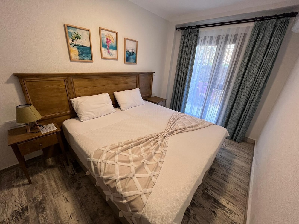 Suna Beach Kefaloz Rezervasyon