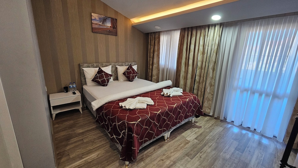 Pointbreak Hotel Rezervasyon