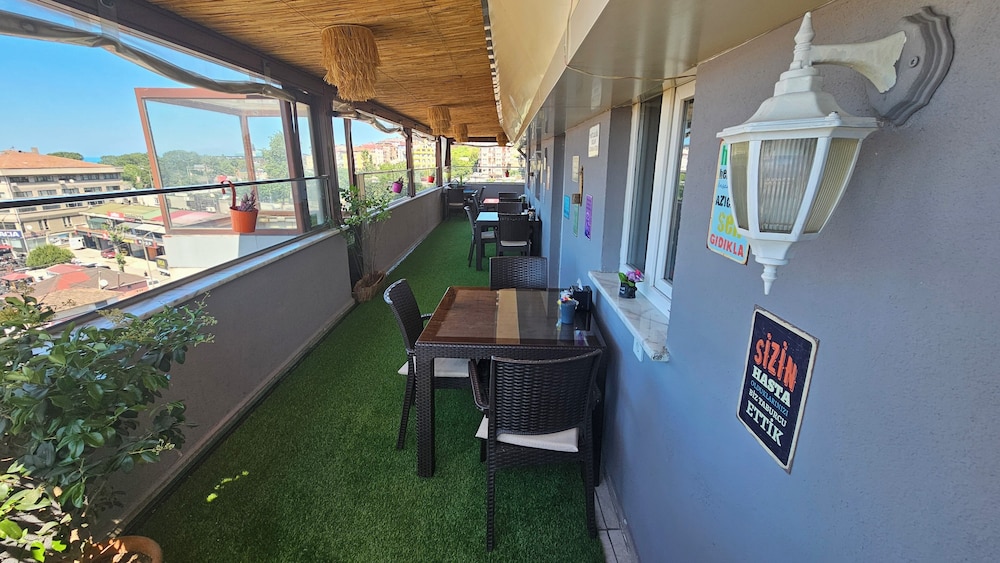 Pointbreak Hotel Rezervasyon