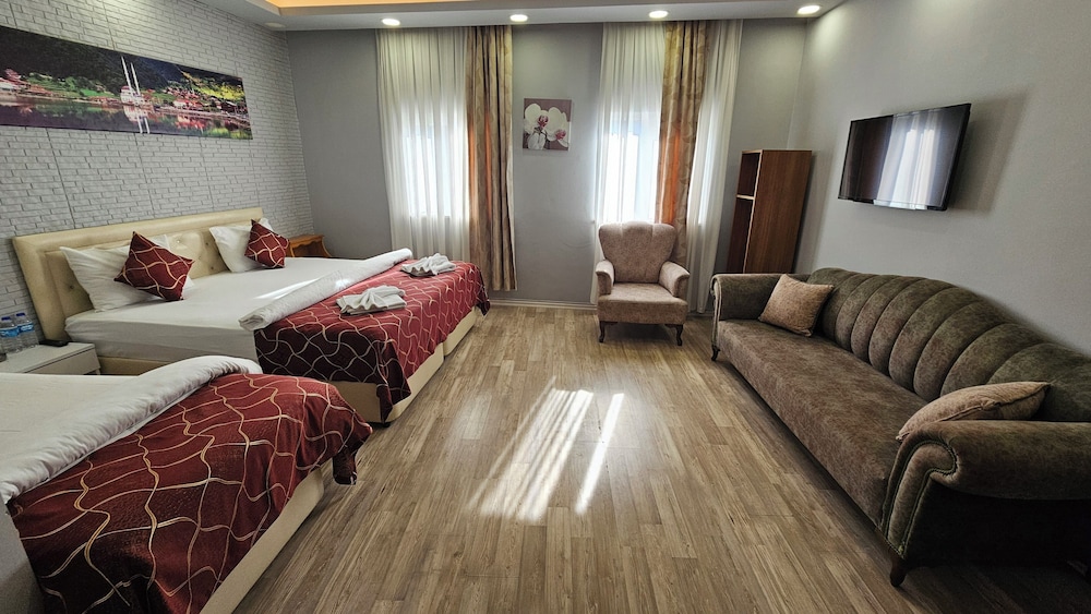 Pointbreak Hotel Rezervasyon