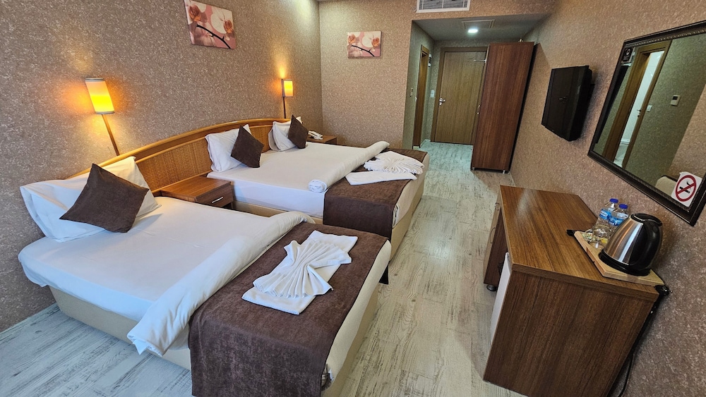 Pointbreak Hotel Rezervasyon