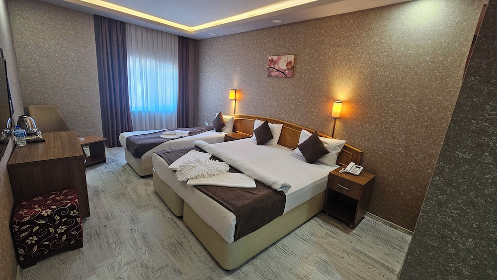 Pointbreak Hotel Rezervasyon