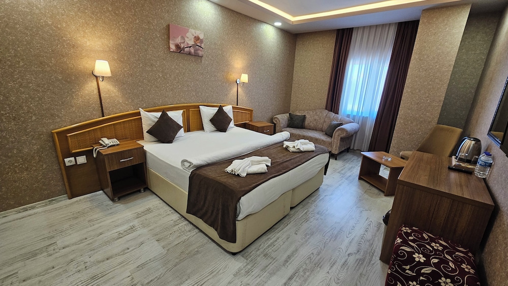 Pointbreak Hotel Rezervasyon