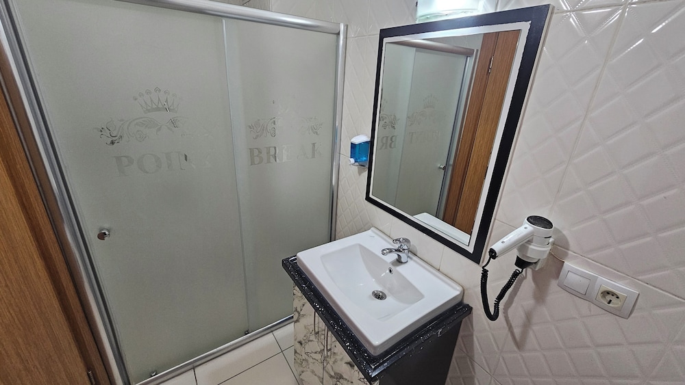 Pointbreak Hotel Rezervasyon