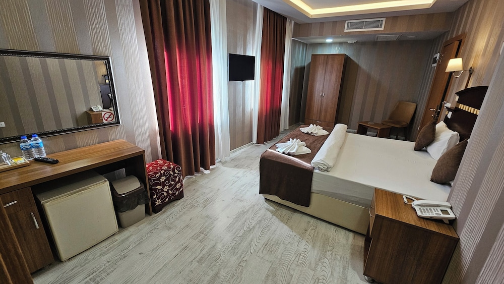 Pointbreak Hotel Rezervasyon