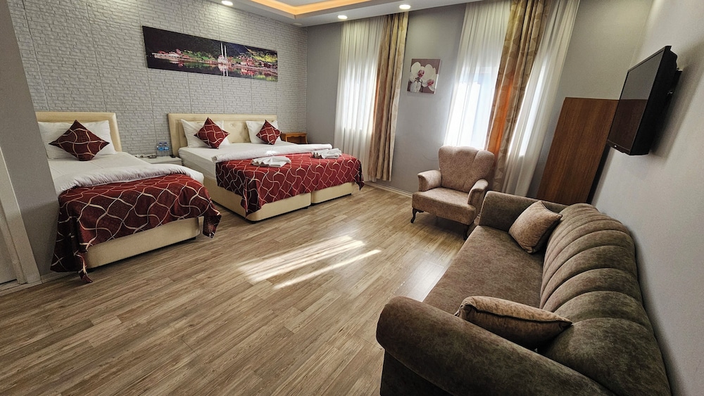 Pointbreak Hotel Rezervasyon