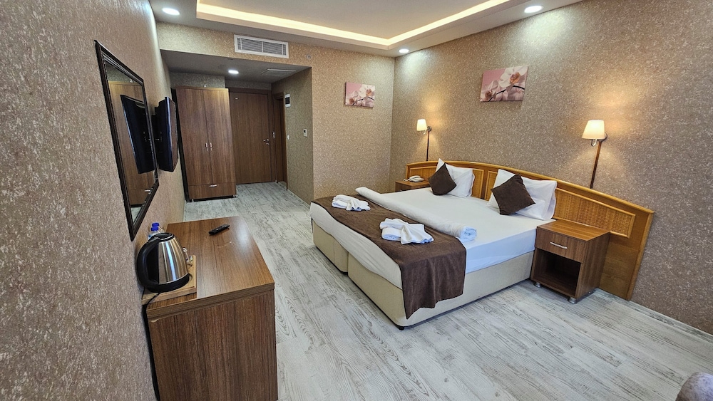 Pointbreak Hotel Rezervasyon