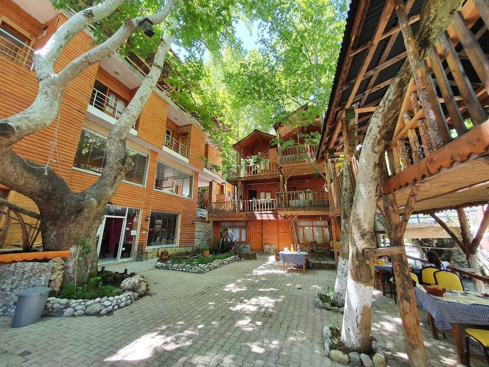 Kapuzbasi Selalesi Sahin Motel Rezervasyon