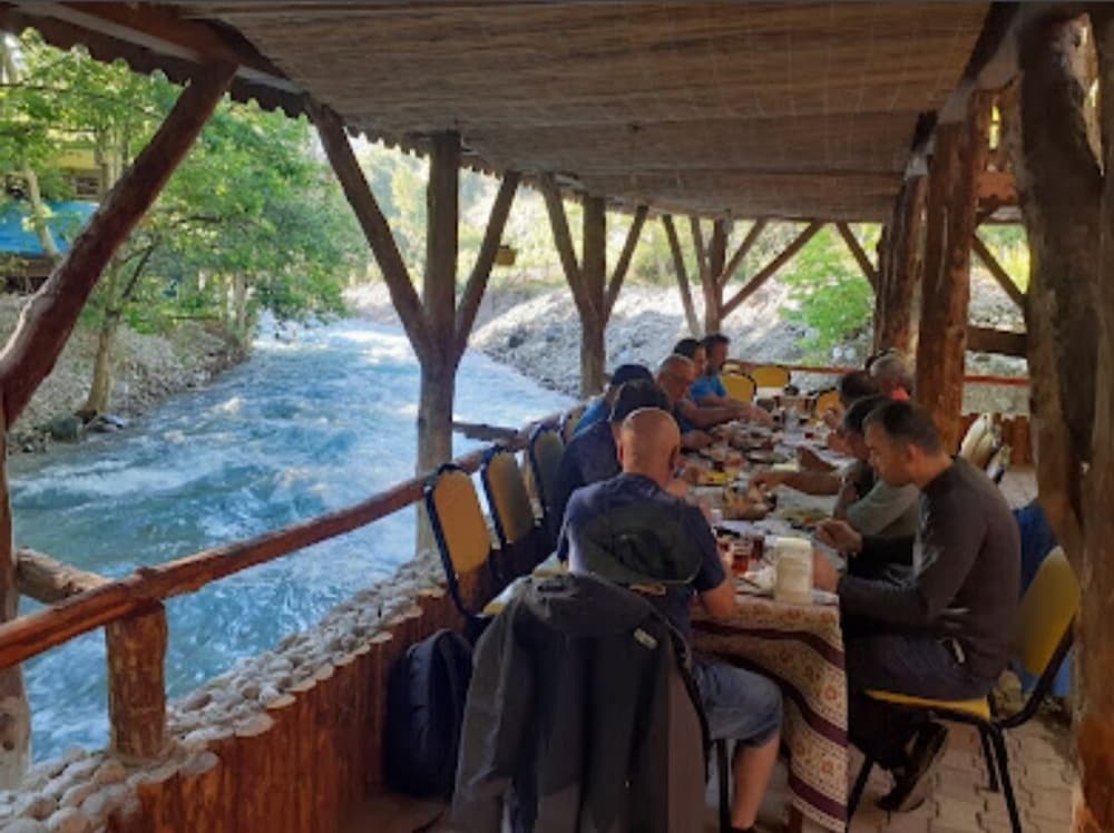 Kapuzbasi Selalesi Sahin Motel Rezervasyon