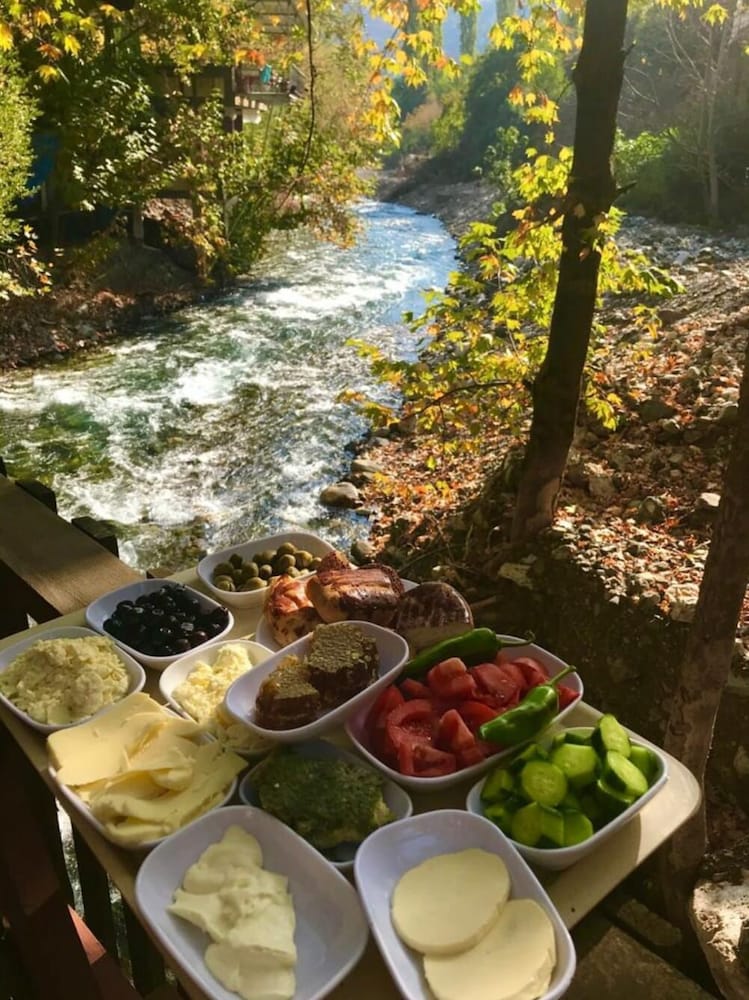 Kapuzbasi Selalesi Sahin Motel Rezervasyon