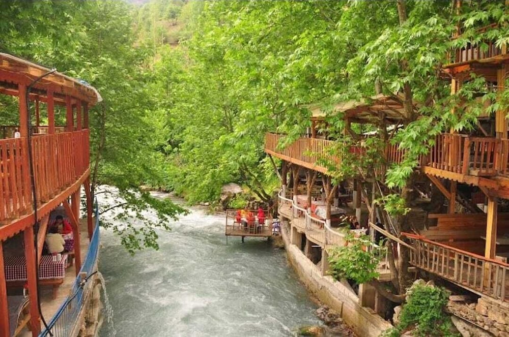 Kapuzbasi Selalesi Sahin Motel Rezervasyon