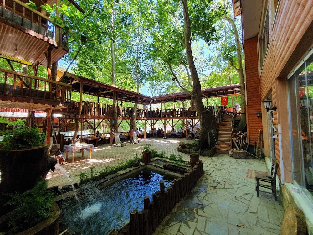 Kapuzbasi Selalesi Sahin Motel Rezervasyon