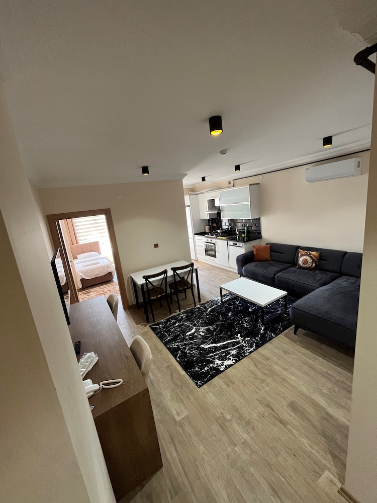 White House Apart Rezervasyon