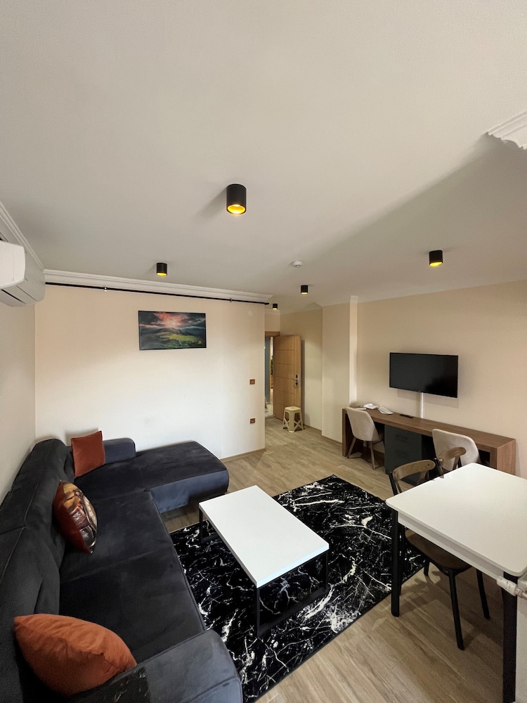 White House Apart Rezervasyon