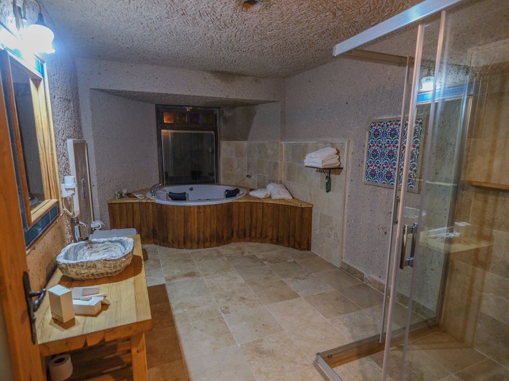 Kalsedon Cave Suites Rezervasyon