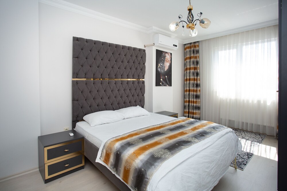 Leena Suites Rezervasyon