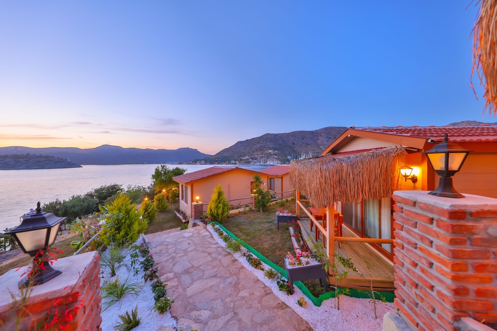 Almond Bungalow Hotel Rezervasyon