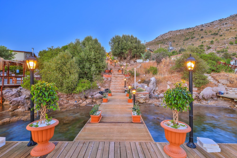 Almond Bungalow Hotel Rezervasyon