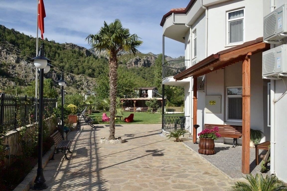 Bybassios Hotel Rezervasyon