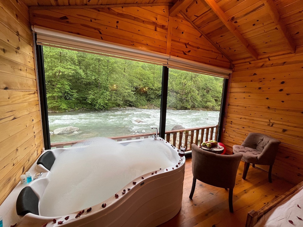 Teona Caglayan Bungalov Rezervasyon