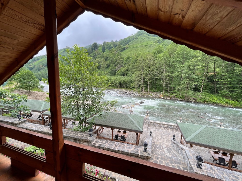 Teona Caglayan Bungalov Rezervasyon