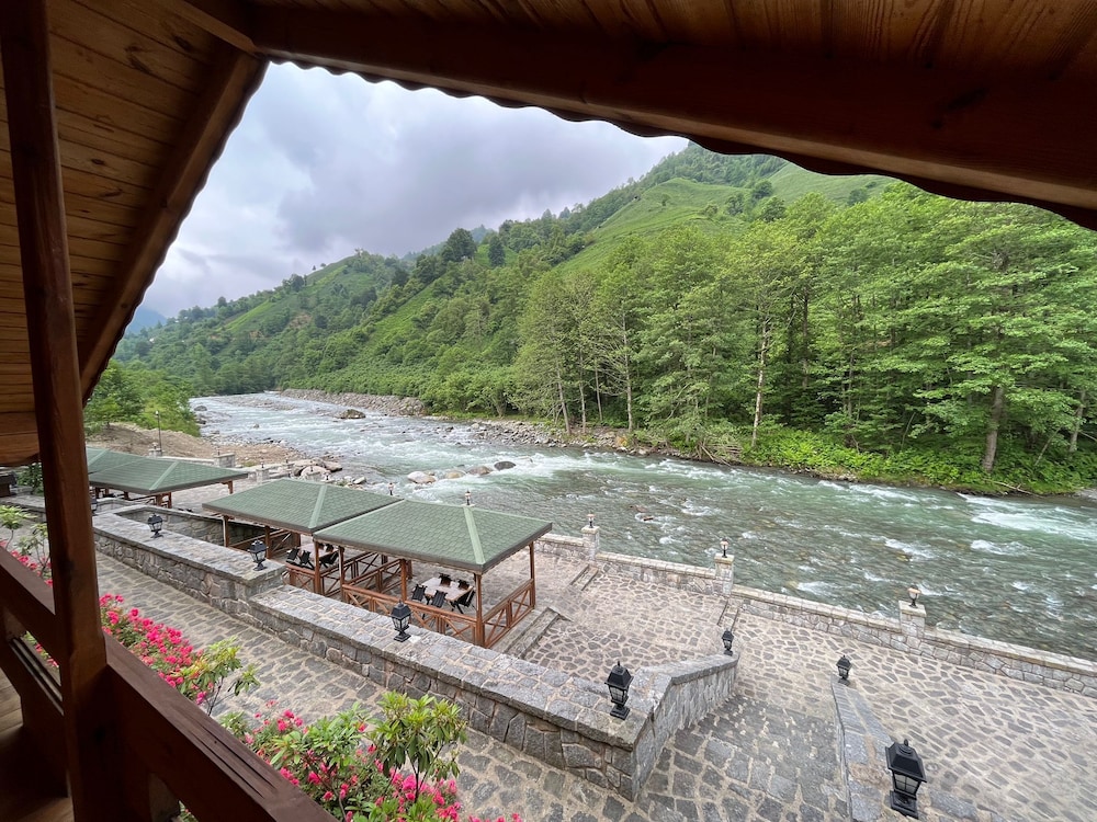 Teona Caglayan Bungalov Rezervasyon