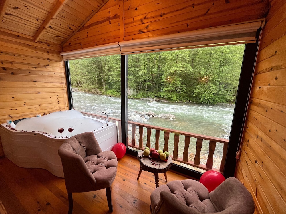 Teona Caglayan Bungalov Rezervasyon