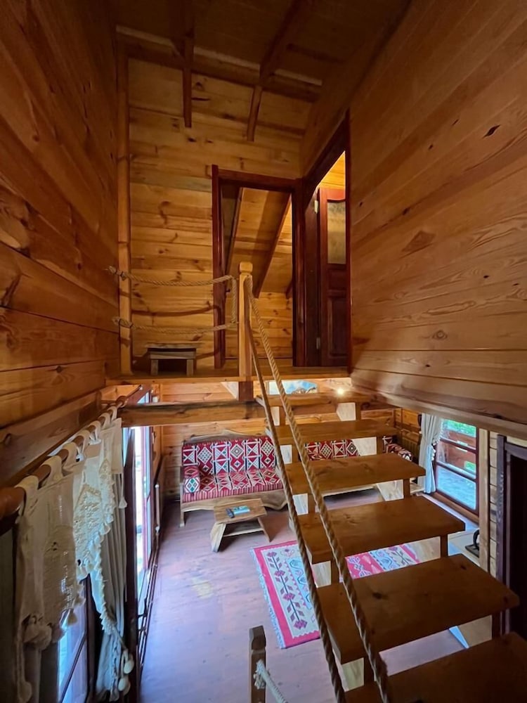 Teona Caglayan Bungalov Rezervasyon