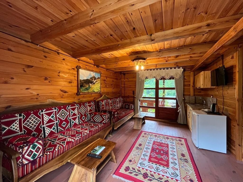 Teona Caglayan Bungalov Rezervasyon