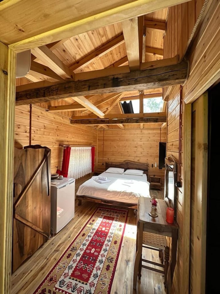 Teona Caglayan Bungalov Rezervasyon